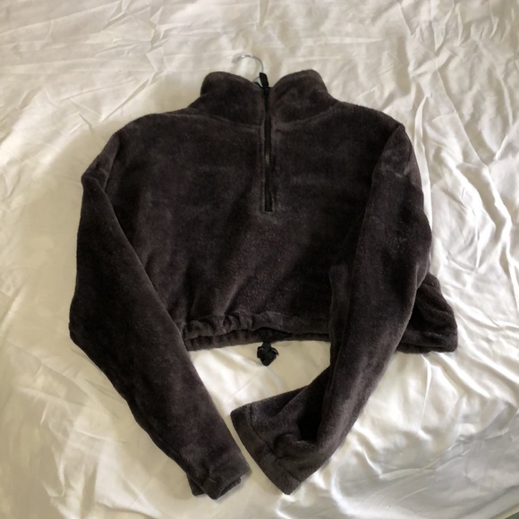Urban Outfitters Angela Fleece Crop Pullover - Picture 9 of 10